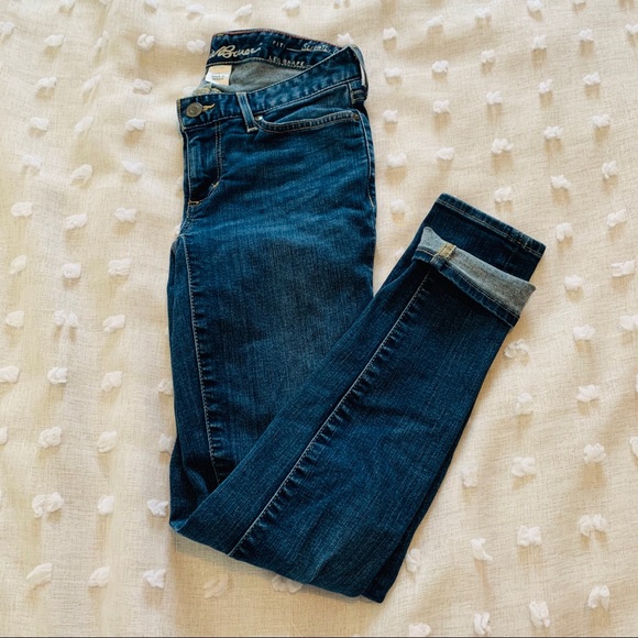 Eddie Bauer Denim - 🍋 3/$20 Eddie Bauer slightly curvy skinny jeans 0